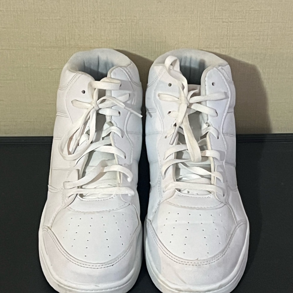 White and1 mens shoes